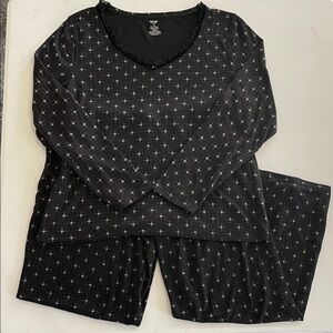 Apt. 9 Black Long-Sleeve Printed Pajama Set. Size Large. Women’s.